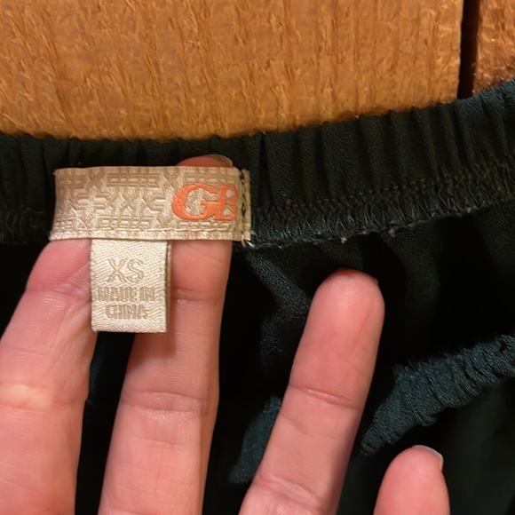 Off the shoulder GB shirt with bell type sleeves - Picture 2 of 4